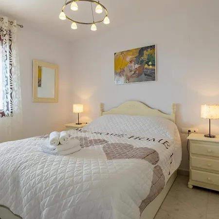 Coral Inftour Apartment